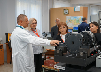 Фото 2 к новости Международное сотрудничество: опыт работы метрологов Нижегородского ЦСМ изучили коллеги из Кыргызстана и Узбекистана